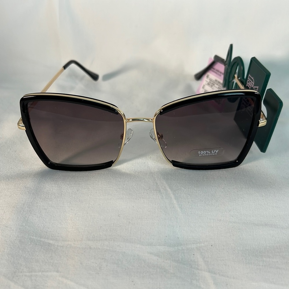 NWT Wild Fable sunglasses
